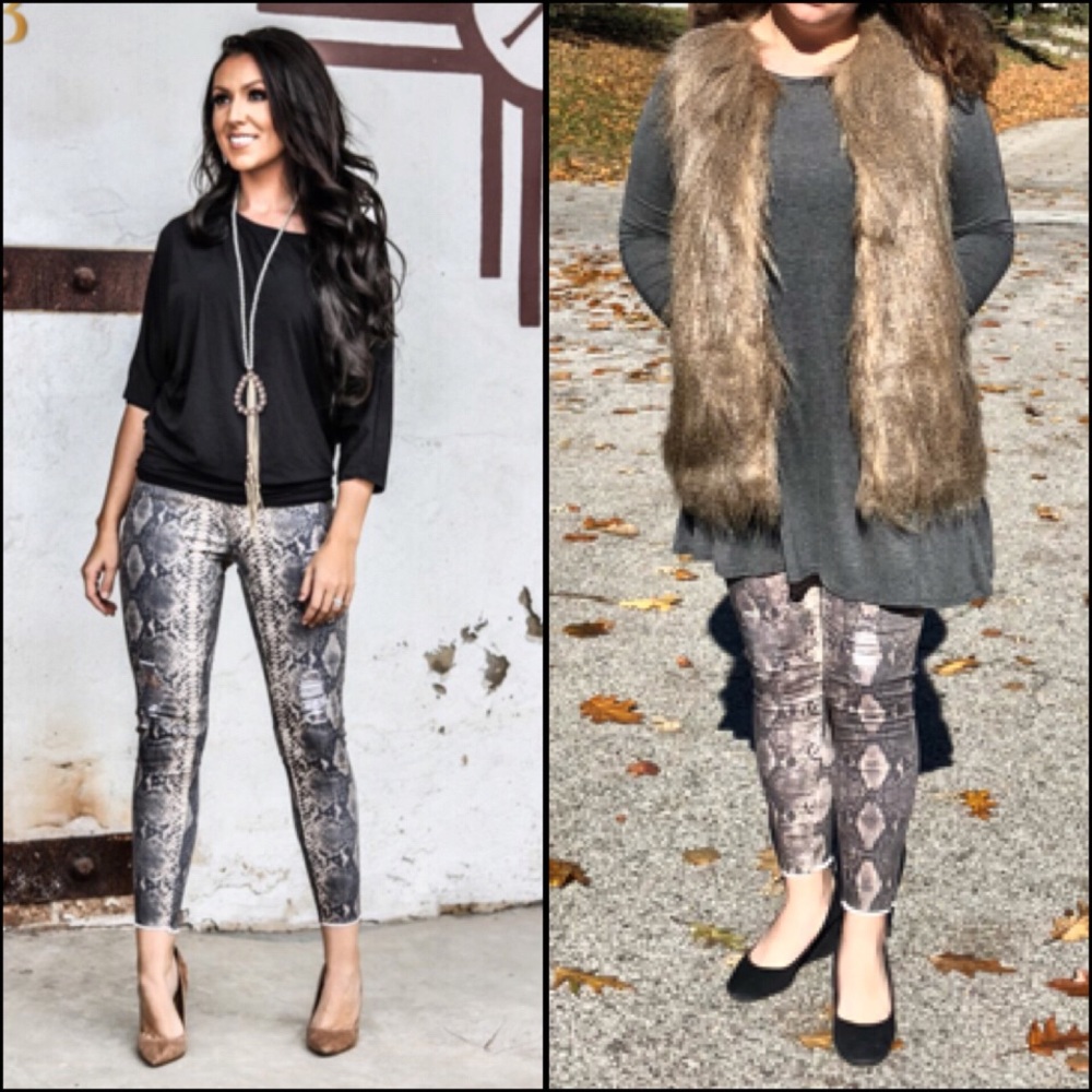 Snake Print Distressed Hem Skinny Jeans! NEW! - Picture 1 of 12